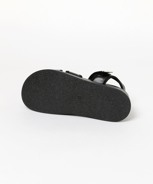 Elura（エルーラ）の「ソフトフェイクレザ－フィットサンダル/451938（サンダル・レディース・ブラック/ゴールド・LARGE/MEDIUM）」の8枚目の写真