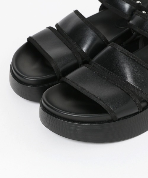 Elura（エルーラ）の「ソフトフェイクレザ－フィットサンダル/451938（サンダル・レディース・ブラック/ゴールド・LARGE/MEDIUM）」の12枚目の写真