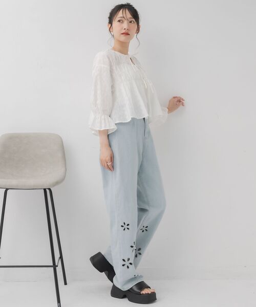 RETRO GIRL（レトロガール）の「アソート前リボンBL（シャツ/ブラウス・レディース・オフホワイト/ナチュラル/ブルー/オレンジ・FREE）」の14枚目の写真