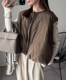 Eclat one | 【Eclat one】ノーカラーショート丈 フロントジップ 中綿ベスト(ダウンベスト)