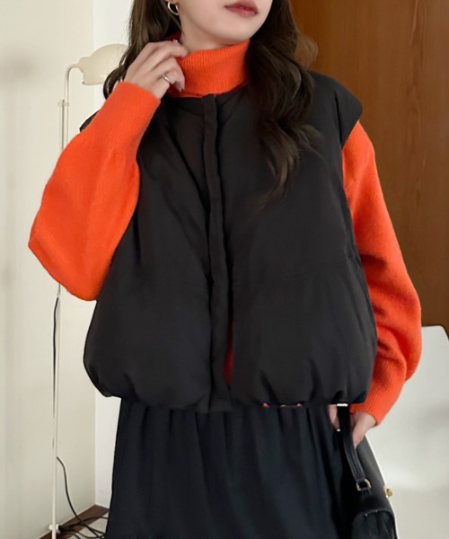 Eclat one（エクラワン）の「【Eclat one】ノーカラーショート丈 フロントジップ 中綿ベスト（ダウンベスト・レディース・ブラウン/ブラック/グレイッシュベージュ・FREE）」の17枚目の写真