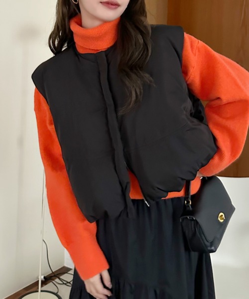 Eclat one（エクラワン）の「【Eclat one】ノーカラーショート丈 フロントジップ 中綿ベスト（ダウンベスト・レディース・ブラウン/ブラック/グレイッシュベージュ・FREE）」の18枚目の写真