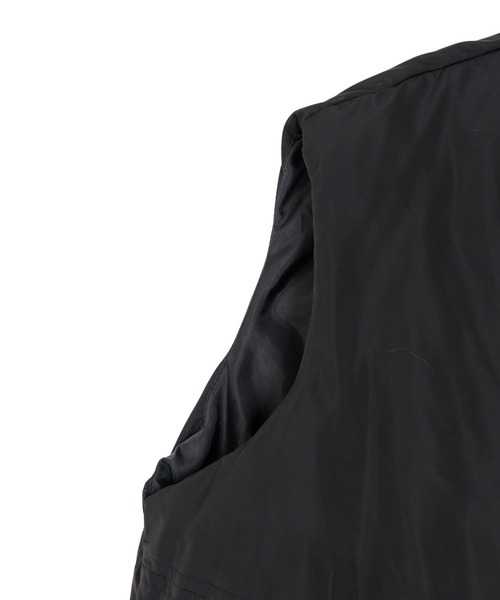 Eclat one（エクラワン）の「【Eclat one】ノーカラーショート丈 フロントジップ 中綿ベスト（ダウンベスト・レディース・ブラウン/ブラック/グレイッシュベージュ・FREE）」の11枚目の写真