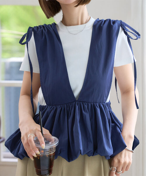 KOBE LETTUCE（コウベレタス）の「バルーンペプラムビスチェトップス（ベスト・レディース・アイボリー系/ブラック/ネイビー・M）」の3枚目の写真