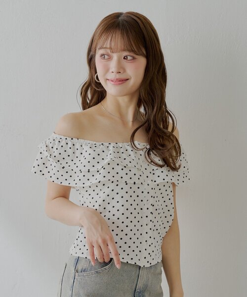 Chico（チコ）の「フロントボタンフリルデザインブラウス（シャツ/ブラウス・レディース・ホワイト/ブラック/ブラック系その他2/ブラウン系その他2・FREE）」の8枚目の写真