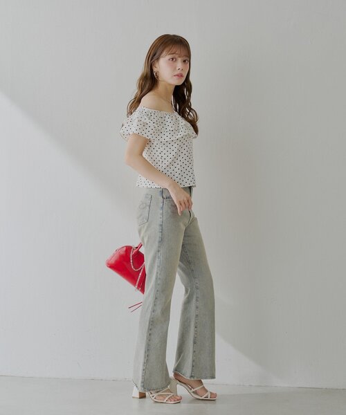 Chico（チコ）の「フロントボタンフリルデザインブラウス（シャツ/ブラウス・レディース・ホワイト/ブラック/ブラック系その他2/ブラウン系その他2・FREE）」の9枚目の写真