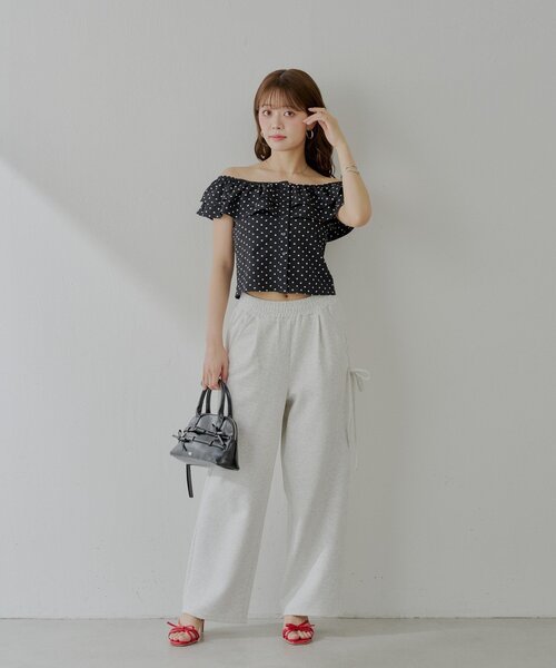 Chico（チコ）の「フロントボタンフリルデザインブラウス（シャツ/ブラウス・レディース・ホワイト/ブラック/ブラック系その他2/ブラウン系その他2・FREE）」の14枚目の写真