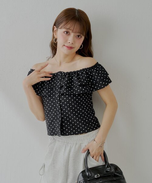 Chico（チコ）の「フロントボタンフリルデザインブラウス（シャツ/ブラウス・レディース・ホワイト/ブラック/ブラック系その他2/ブラウン系その他2・FREE）」の17枚目の写真