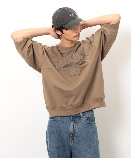 Purple&Yellow(パープルアンドイエロー)の「ロゴアップリケプルオーバー(Tシャツ/カットソー・メンズ・ブラウン/ブラック/グレイッシュベージュ・SMALL/MEDIUM/LARGE)」の11枚目の写真