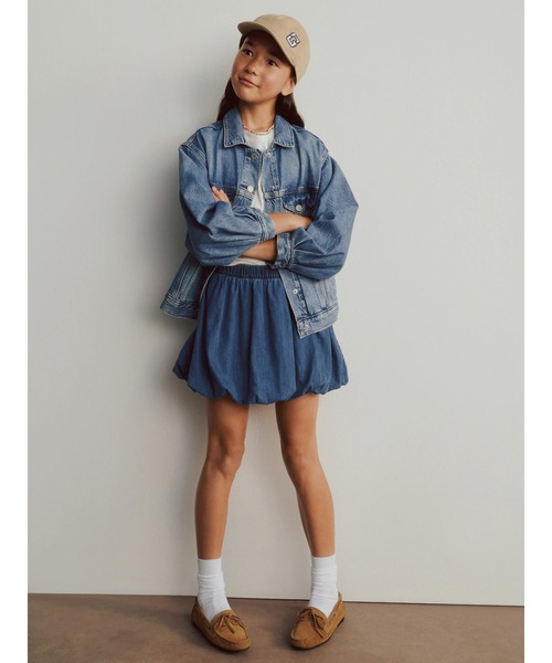 GAP（ギャップ）の「デニム バブル ミニスカート・スコート (キッズ)（デニムスカート・キッズ・インディゴブルー・110cm/120cm/130cm/140cm/150cm/160cm）」の10枚目の写真