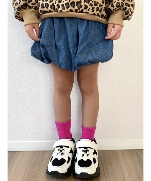 GAP（ギャップ）の「デニム バブル ミニスカート・スコート (キッズ)（デニムスカート・キッズ・インディゴブルー・110cm/120cm/130cm/140cm/150cm/160cm）」の9枚目の写真