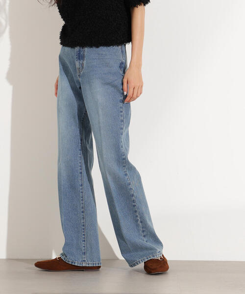 N.（N. Natural Beauty Basic）（エヌエヌナチュラルビューティーベーシック）の「センタープレスフレアデニムパンツ（デニムパンツ・レディース・ライトブルー/ブルー・MEDIUM/SMALL）」の3枚目の写真