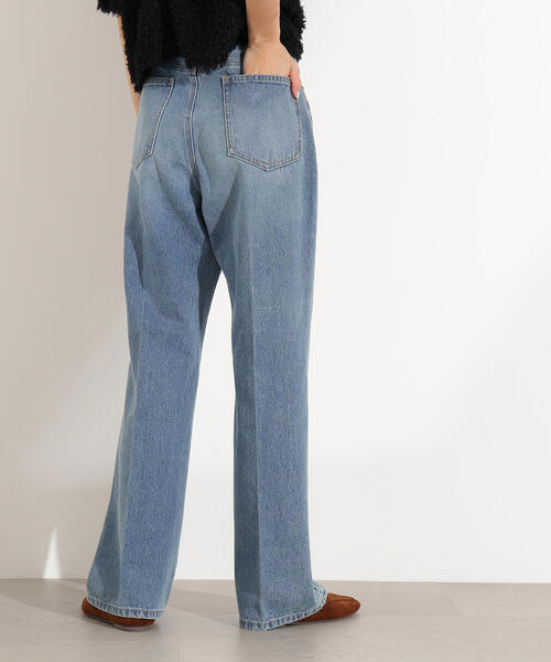 N.（N. Natural Beauty Basic）（エヌエヌナチュラルビューティーベーシック）の「センタープレスフレアデニムパンツ（デニムパンツ・レディース・ライトブルー/ブルー・MEDIUM/SMALL）」の5枚目の写真