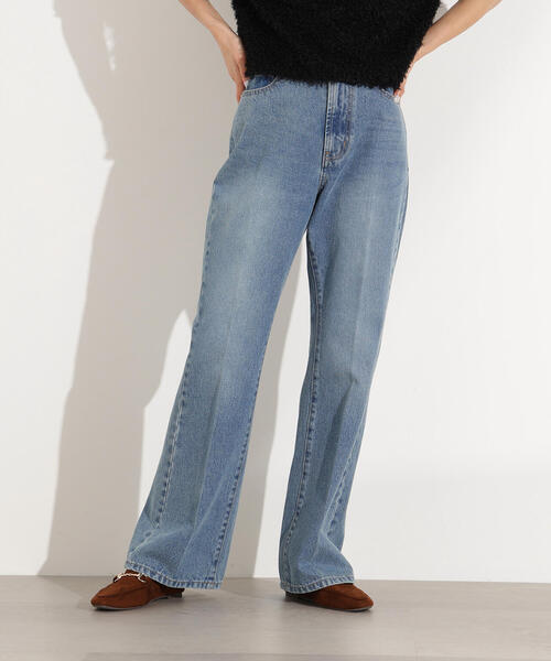 N.（N. Natural Beauty Basic）（エヌエヌナチュラルビューティーベーシック）の「センタープレスフレアデニムパンツ（デニムパンツ・レディース・ライトブルー/ブルー・MEDIUM/SMALL）」の6枚目の写真