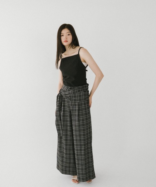 DRWCYS（ドロシーズ）の「リボンディテールワイドパンツ（スラックス・レディース・チャコールグレー/ブラック・SMALL/MEDIUM）」の5枚目の写真