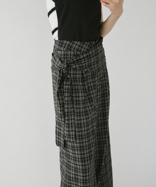 DRWCYS（ドロシーズ）の「リボンディテールワイドパンツ（スラックス・レディース・チャコールグレー/ブラック・SMALL/MEDIUM）」の10枚目の写真