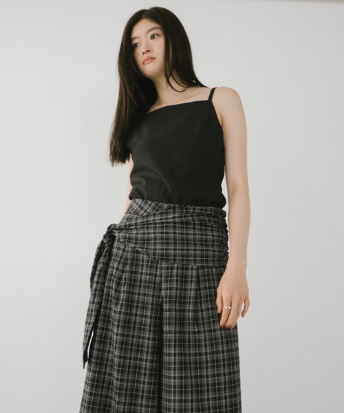 DRWCYS（ドロシーズ）の「リボンディテールワイドパンツ（スラックス・レディース・チャコールグレー/ブラック・SMALL/MEDIUM）」の9枚目の写真