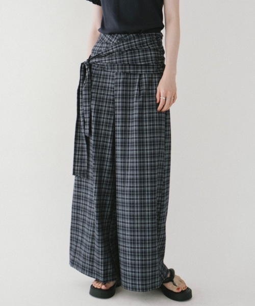 DRWCYS（ドロシーズ）の「リボンディテールワイドパンツ（スラックス・レディース・チャコールグレー/ブラック・SMALL/MEDIUM）」の19枚目の写真