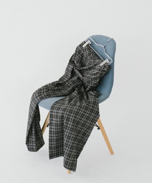 DRWCYS（ドロシーズ）の「リボンディテールワイドパンツ（スラックス・レディース・チャコールグレー/ブラック・SMALL/MEDIUM）」の18枚目の写真