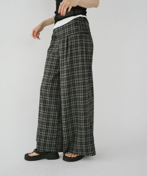 DRWCYS（ドロシーズ）の「リボンディテールワイドパンツ（スラックス・レディース・チャコールグレー/ブラック・SMALL/MEDIUM）」の14枚目の写真