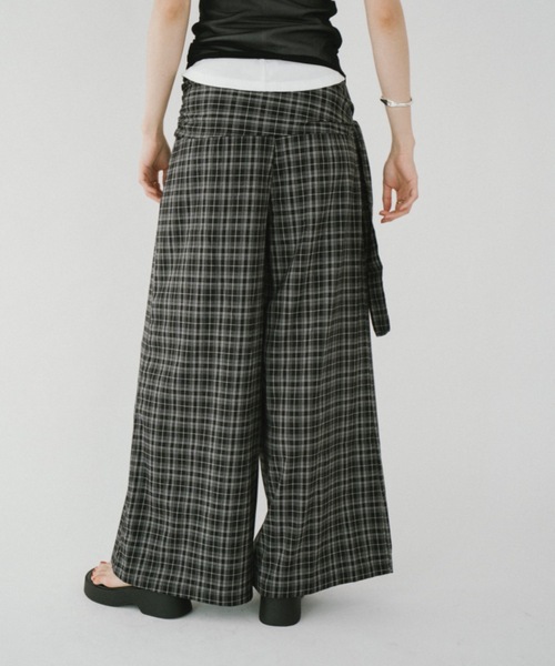 DRWCYS（ドロシーズ）の「リボンディテールワイドパンツ（スラックス・レディース・チャコールグレー/ブラック・SMALL/MEDIUM）」の17枚目の写真