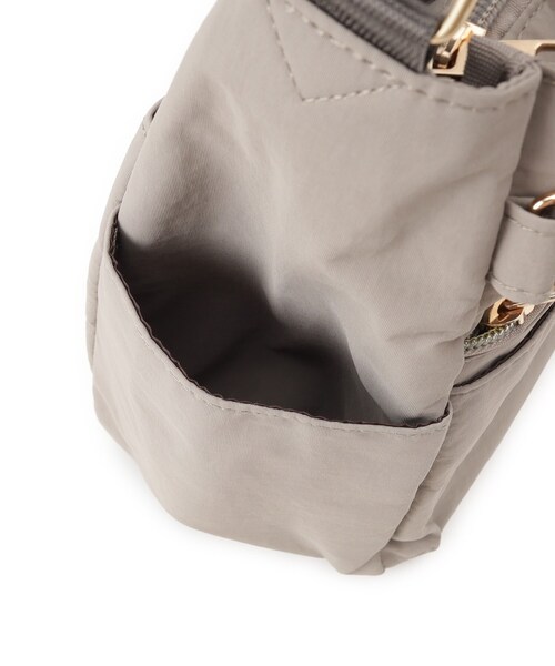 SHOO・LA・RUE(シューラルー)の「【撥水】10ポケットショルダーバッグ(ショルダーバッグ・レディース・ワインレッド/グレー/パープル系/ブラック/ブラウン系その他・00)」の11枚目の写真