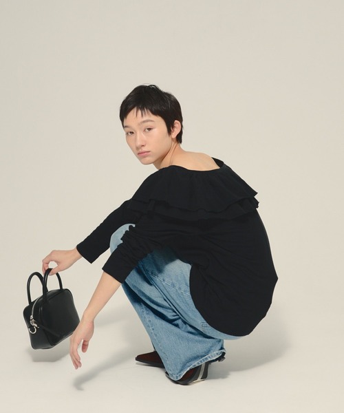 eL（エル）の「【eL】Frill Offshoulder Pullover LS/583672（Tシャツ/カットソー・レディース・オフホワイト/ブラック/ネイビー・FREE）」の16枚目の写真