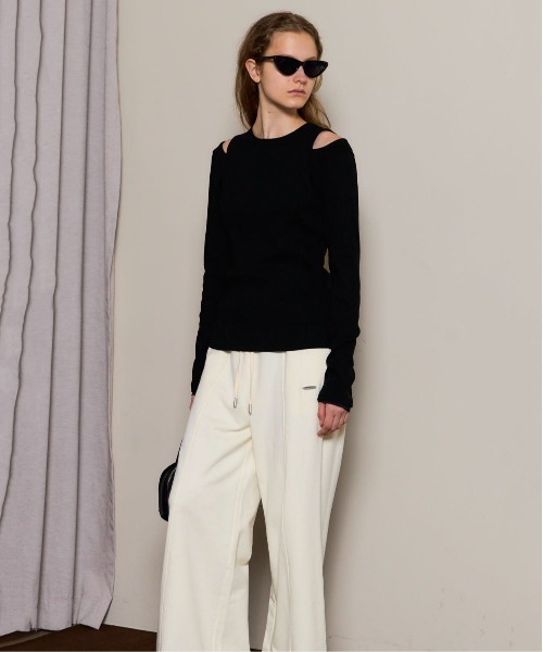 MAISON SPECIAL（メゾンスペシャル）の「Shoulder Slit Ribbed Tops/ショルダースリットリブトップス（Tシャツ/カットソー・レディース・ホワイト/ブラック/ブルー/オレンジ・FREE）」の5枚目の写真