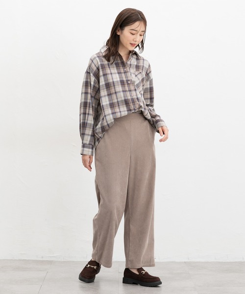 Honeys(ハニーズ)の「ゆるチェックシャツ(シャツ/ブラウス・レディース・ブラック系その他/ベージュ系その他/ブルー系その他3/ライトグリーン系/ネイビー系・LL/L/S/M)」の11枚目の写真