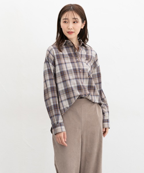 Honeys(ハニーズ)の「ゆるチェックシャツ(シャツ/ブラウス・レディース・ブラック系その他/ベージュ系その他/ブルー系その他3/ライトグリーン系/ネイビー系・LL/L/S/M)」の12枚目の写真
