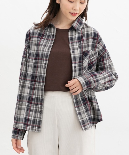 Honeys(ハニーズ)の「ゆるチェックシャツ(シャツ/ブラウス・レディース・ブラック系その他/ベージュ系その他/ブルー系その他3/ライトグリーン系/ネイビー系・LL/L/S/M)」の15枚目の写真