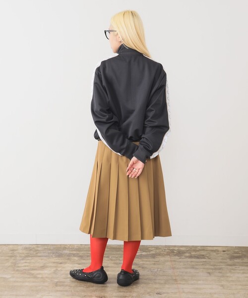 FRED PERRY（フレッドペリー）の「FRED PERRY / Taped Track Jacket（ジャージ・レディース・チャコールグレー/オフホワイト・10）」の16枚目の写真