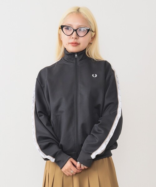 FRED PERRY（フレッドペリー）の「FRED PERRY / Taped Track Jacket（ジャージ・レディース・チャコールグレー/オフホワイト・10）」の17枚目の写真