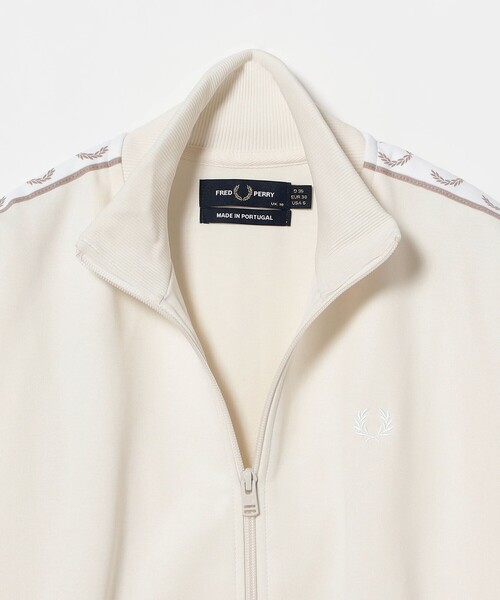 FRED PERRY（フレッドペリー）の「FRED PERRY / Taped Track Jacket（ジャージ・レディース・チャコールグレー/オフホワイト・10）」の20枚目の写真