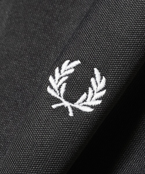FRED PERRY（フレッドペリー）の「FRED PERRY / Taped Track Jacket（ジャージ・レディース・チャコールグレー/オフホワイト・10）」の8枚目の写真