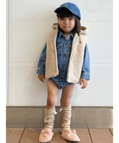 GAP(ギャップ)の「ボア フード付きベスト (ベビー)(ベスト・キッズ・ベージュ・60cm/70cm/80cm/90cm)」の5枚目の写真