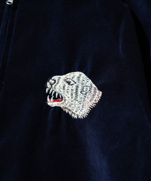 THRIFTY LOOK（スリフティールック）の「THRIFTY LOOK / スリフティールック SOUVENIR GREENLAND BLOUSON 刺しゅう グリーンランド スーベニアジャケット ブルゾン ベロア 別珍（ブルゾン・メンズ・ブラック/ネイビー・X-SMALL/MEDIUM/LARGE）」の20枚目の写真