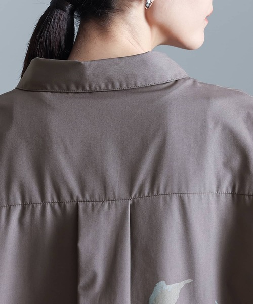 kOhAKU（コハク）の「『アートプリントシャツ』（シャツ/ブラウス・レディース・チャコール/オフホワイト・FREE）」の19枚目の写真