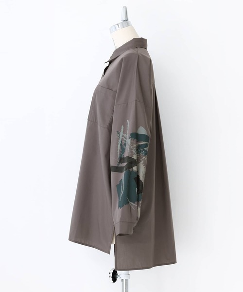 kOhAKU（コハク）の「『アートプリントシャツ』（シャツ/ブラウス・レディース・チャコール/オフホワイト・FREE）」の21枚目の写真