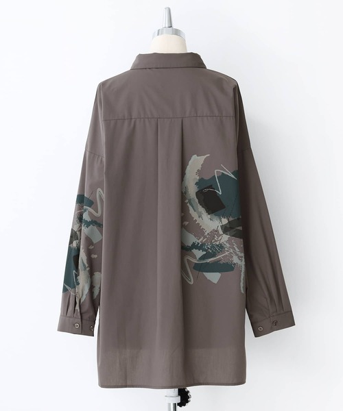 kOhAKU（コハク）の「『アートプリントシャツ』（シャツ/ブラウス・レディース・チャコール/オフホワイト・FREE）」の22枚目の写真