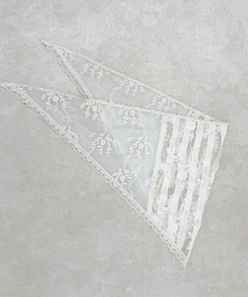 fredy emue(フレディエミュ)の「刺繍パッチワークバブーシュカ(バンダナ/スカーフ・レディース・アイボリー・FREE)」の6枚目の写真