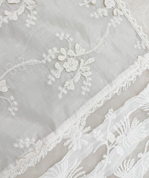 fredy emue(フレディエミュ)の「刺繍パッチワークバブーシュカ(バンダナ/スカーフ・レディース・アイボリー・FREE)」の8枚目の写真