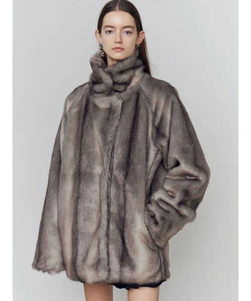 新品同様 エモダ　EMODA ミディーフェイクファーコート　ブルゾン アウター ミディフェイクファーコート[品番：MKSW0061631]｜EMODA（エモダ）の