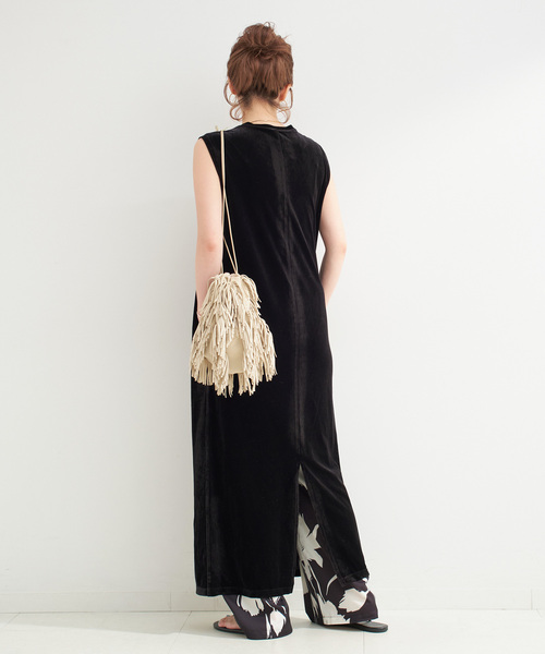 B.C STOCK（ベーセーストック）の「《追加》【WEB限定】手洗い可 / クレープベロア Iラインワンピース（ワンピース・レディース・ブラック・FREE）」の11枚目の写真