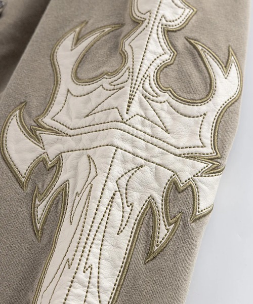 SUPPLIER(サプライヤー)の「SUPPLIER/サプライヤー Dagger Leather Patch Zip Hoodie フーディー ジップパーカー(パーカー・メンズ・ベージュ/ブラック・M/XL/L)」の6枚目の写真