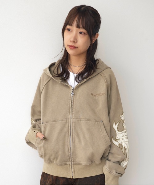 サプライヤーダガーレザーパッチジップフ－ディー 25AW_Dagger-Leather-Patch-Zip-