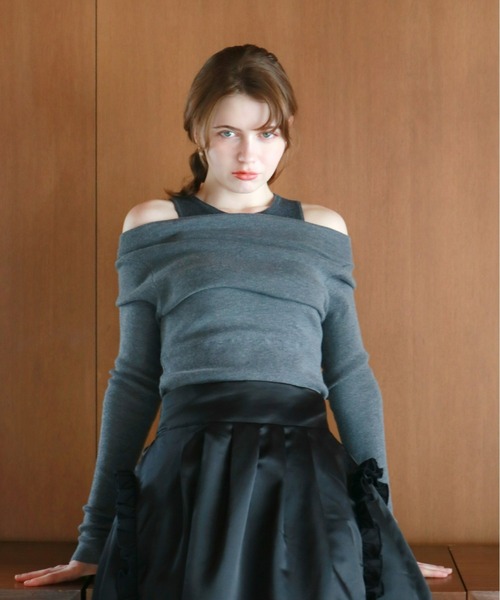 mic by Olu.(ミックバイオルドット)の「< ZOZOTOWN限定 >レイヤードオフショルダーニット(ニット/セーター・レディース・グレー/ブラック/ホワイト・FREE)」の8枚目の写真