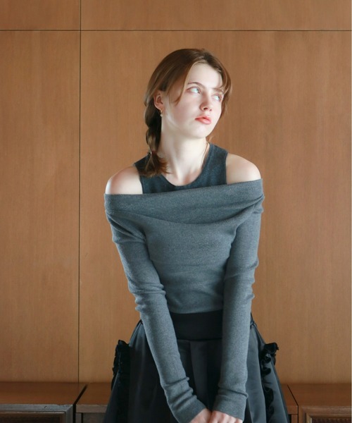 mic by Olu.(ミックバイオルドット)の「< ZOZOTOWN限定 >レイヤードオフショルダーニット(ニット/セーター・レディース・グレー/ブラック/ホワイト・FREE)」の11枚目の写真