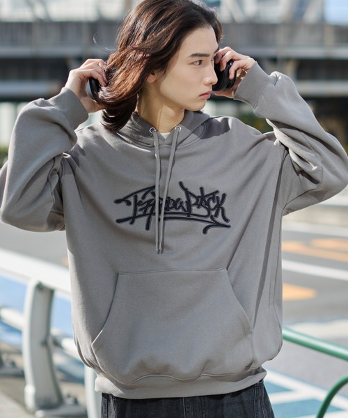 WEGO（ウィゴー）の「WEGO/グラフィックロゴプルパーカー（パーカー・メンズ・アッシュグレー/ネイビー/ブラウン/ブラック/グレー系その他/ワイン/ホワイト/グレー/ブルー・MEDIUM/LARGE/SMALL）」の5枚目の写真