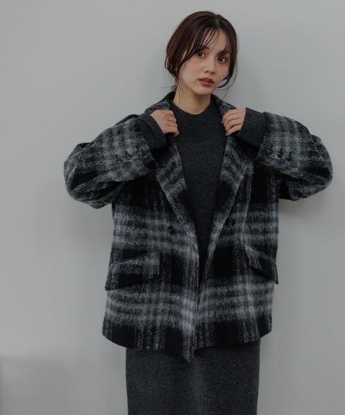 Andemiu(アンデミュウ)の「アルパカシャギーハーフコート493957(ピーコート・レディース・オフホワイト/ブラウン/チェック/ブラウン系その他4/ブラック系1・FREE)」の5枚目の写真